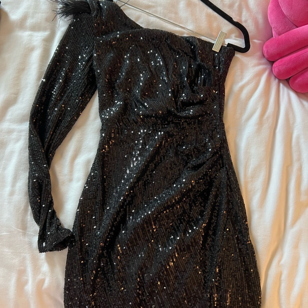 Elegant Black Sequin One-Shoulder Dress